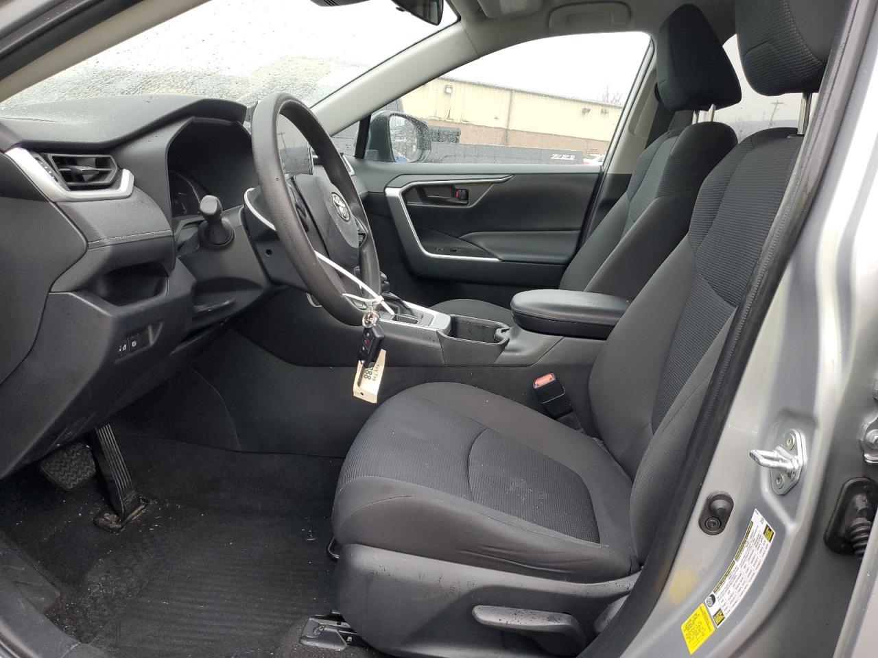2023 TOYOTA RAV4 LE - Фото 7