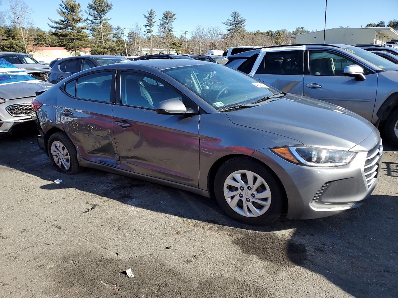 2018 HYUNDAI ELANTRA SE - Image 4