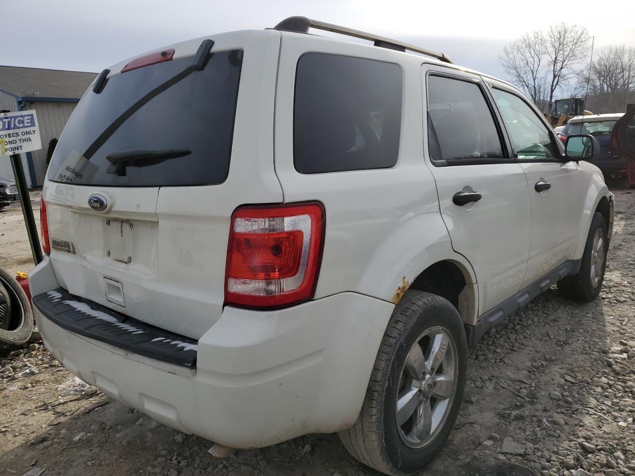 2010 FORD ESCAPE XLT - Фото 3