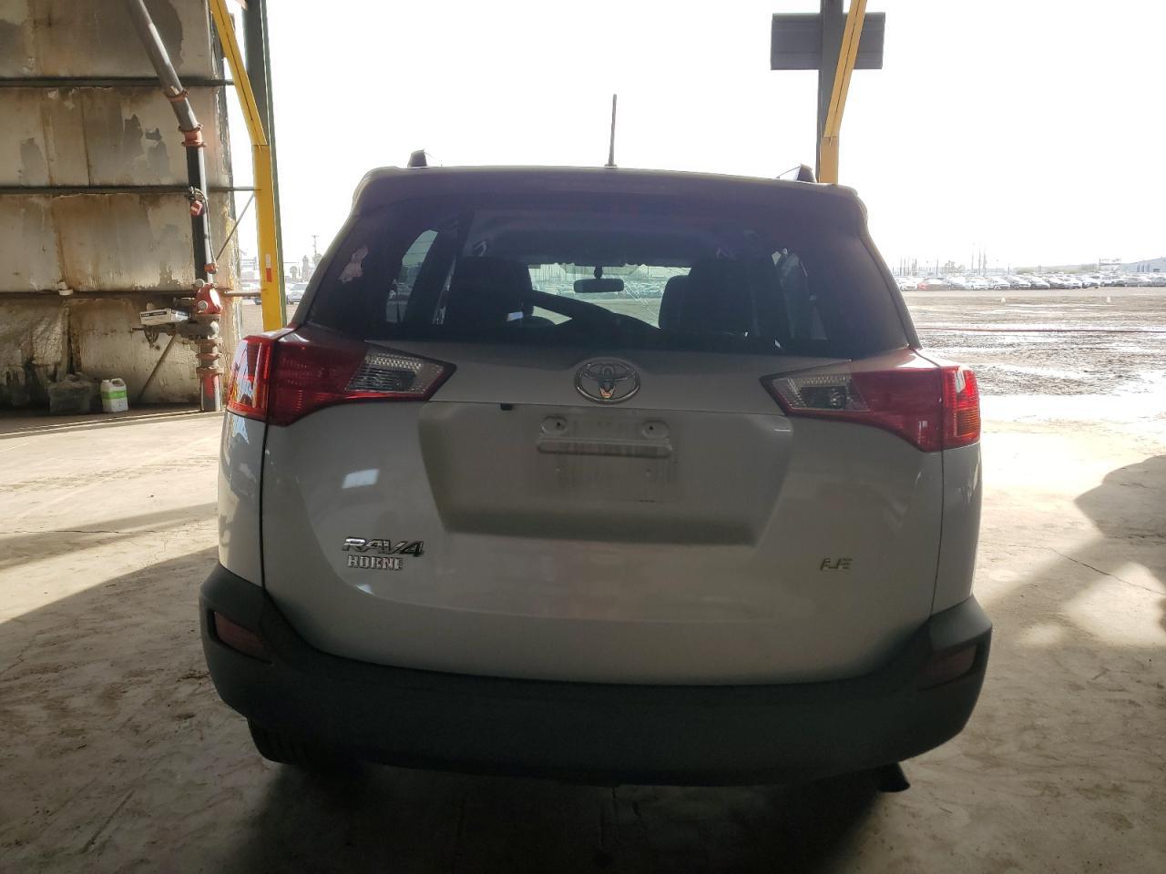 2015 TOYOTA RAV4 LE - Image 6