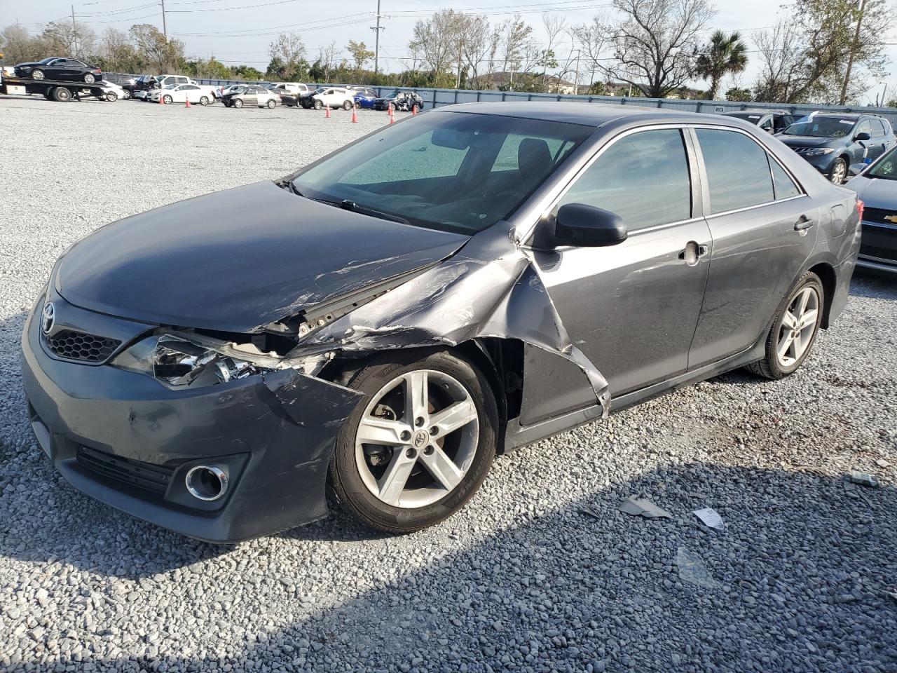 2013 TOYOTA CAMRY L
