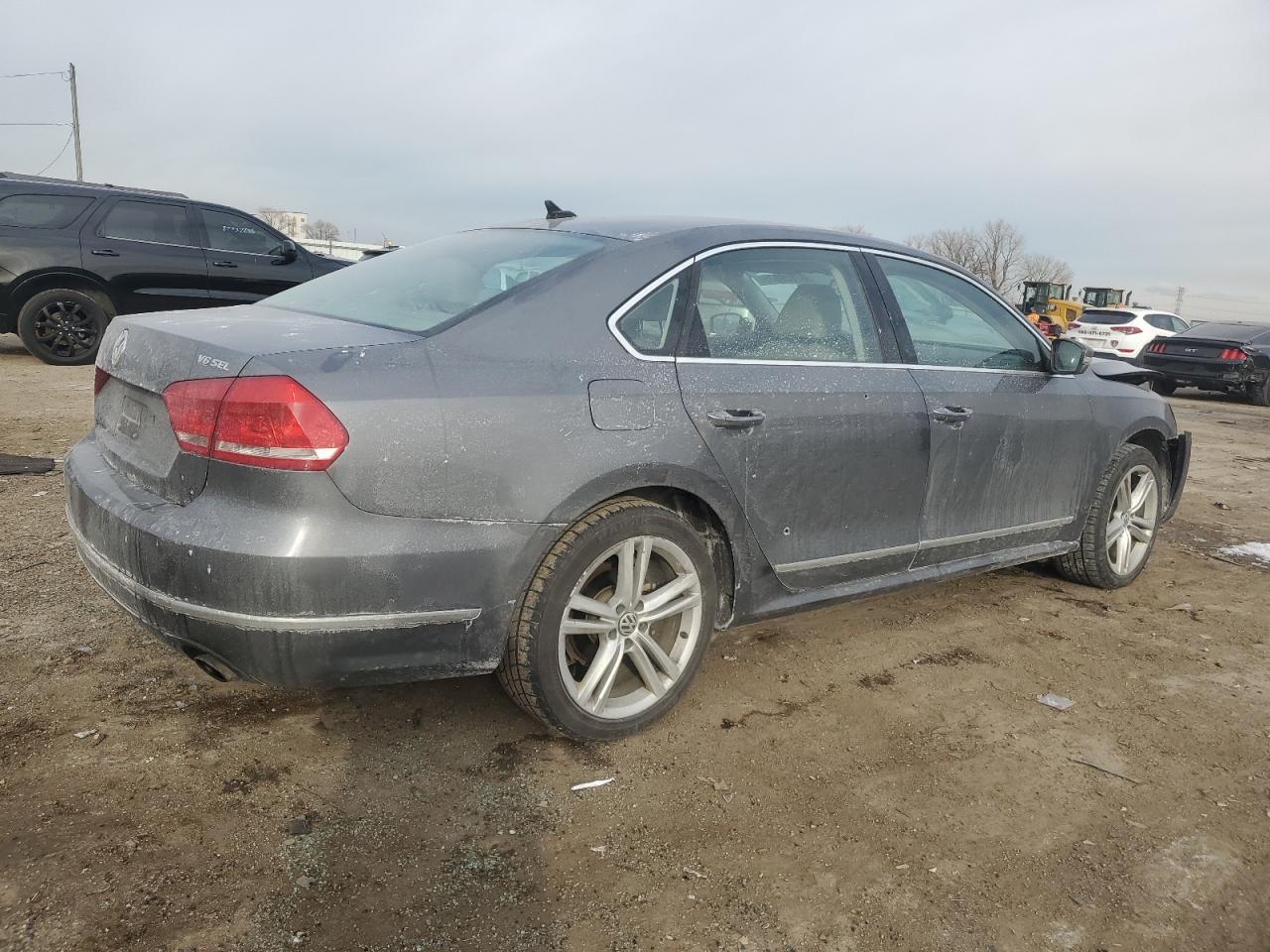 2014 VOLKSWAGEN PASSAT SEL - Фото 3