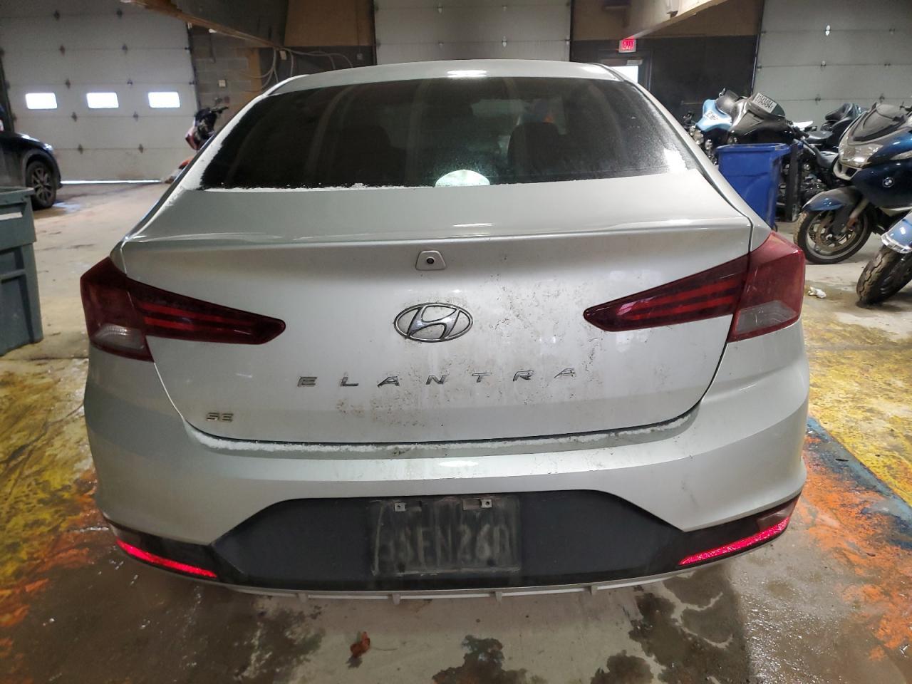 2019 HYUNDAI ELANTRA SE - Фото 6