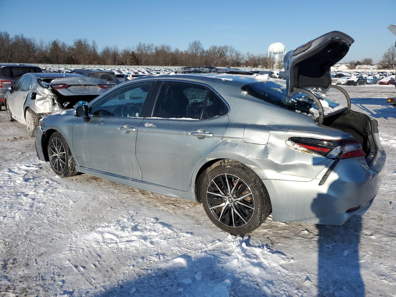 2021 TOYOTA CAMRY SE - Image 2