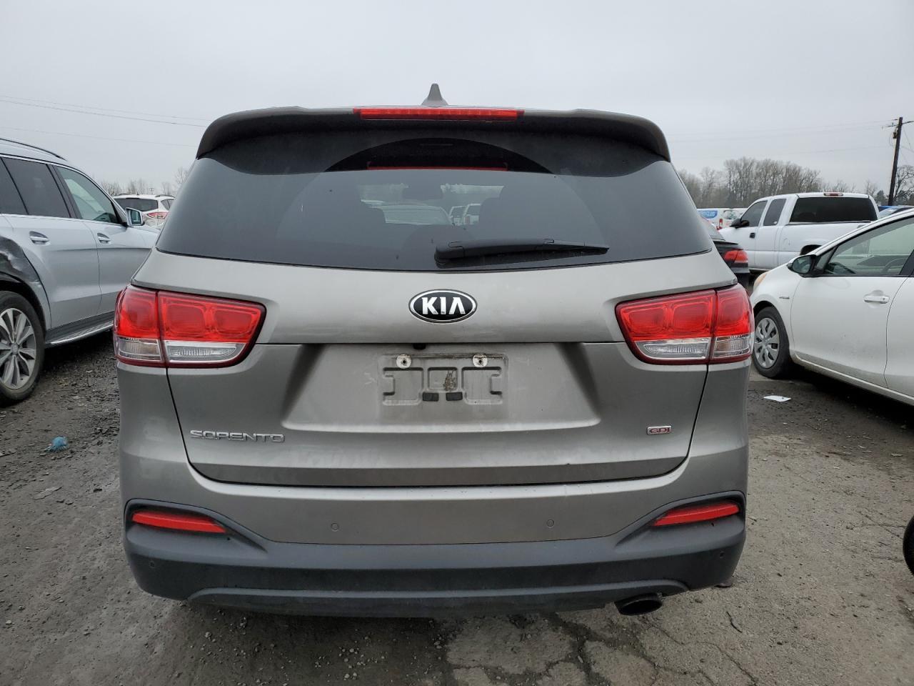 2017 KIA SORENTO LX - Image 6