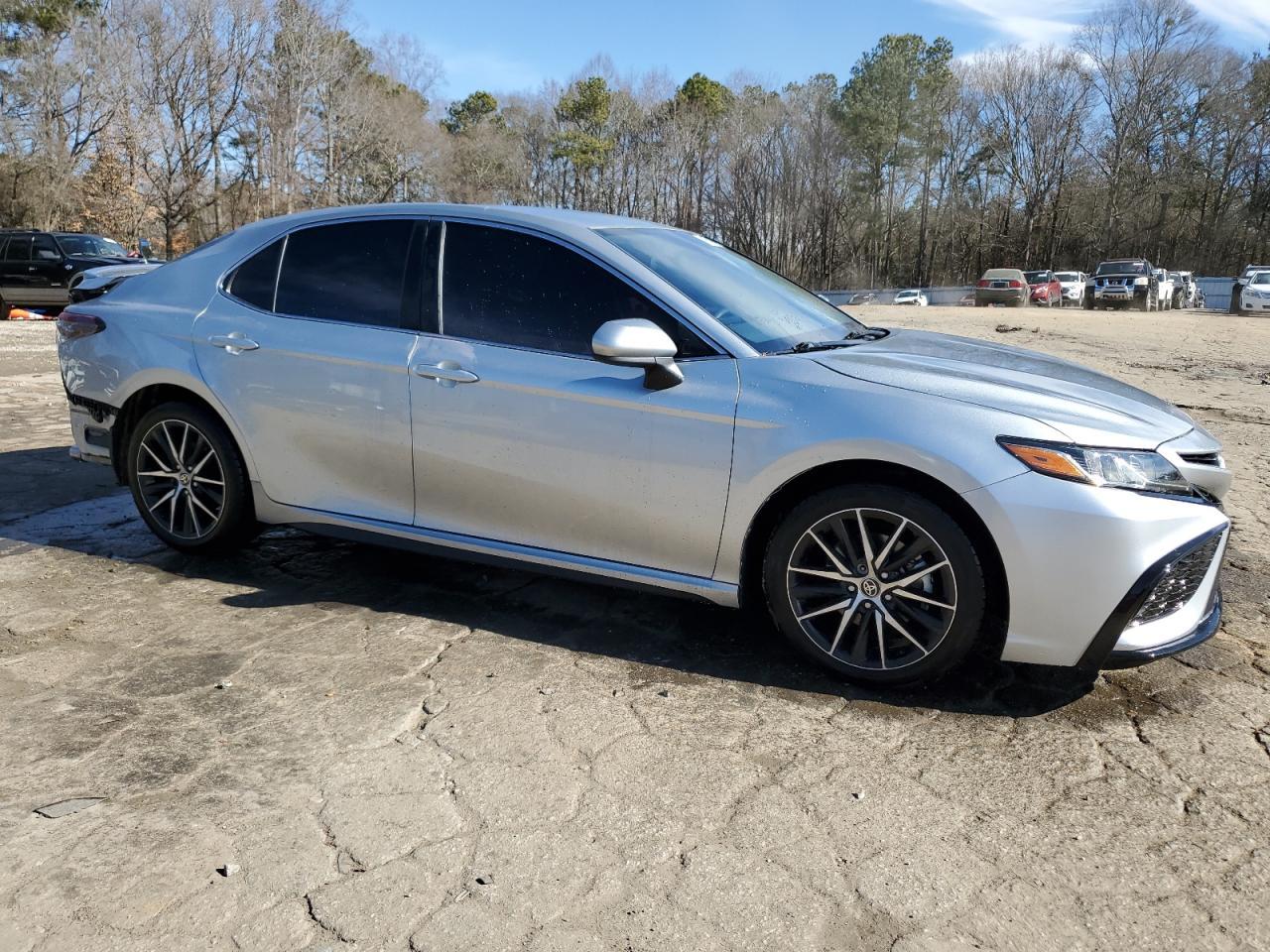 2021 TOYOTA CAMRY SE - Фото 4