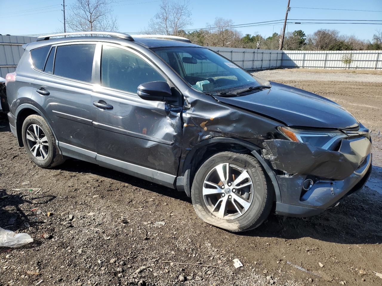 2017 TOYOTA RAV4 XLE - Image 4