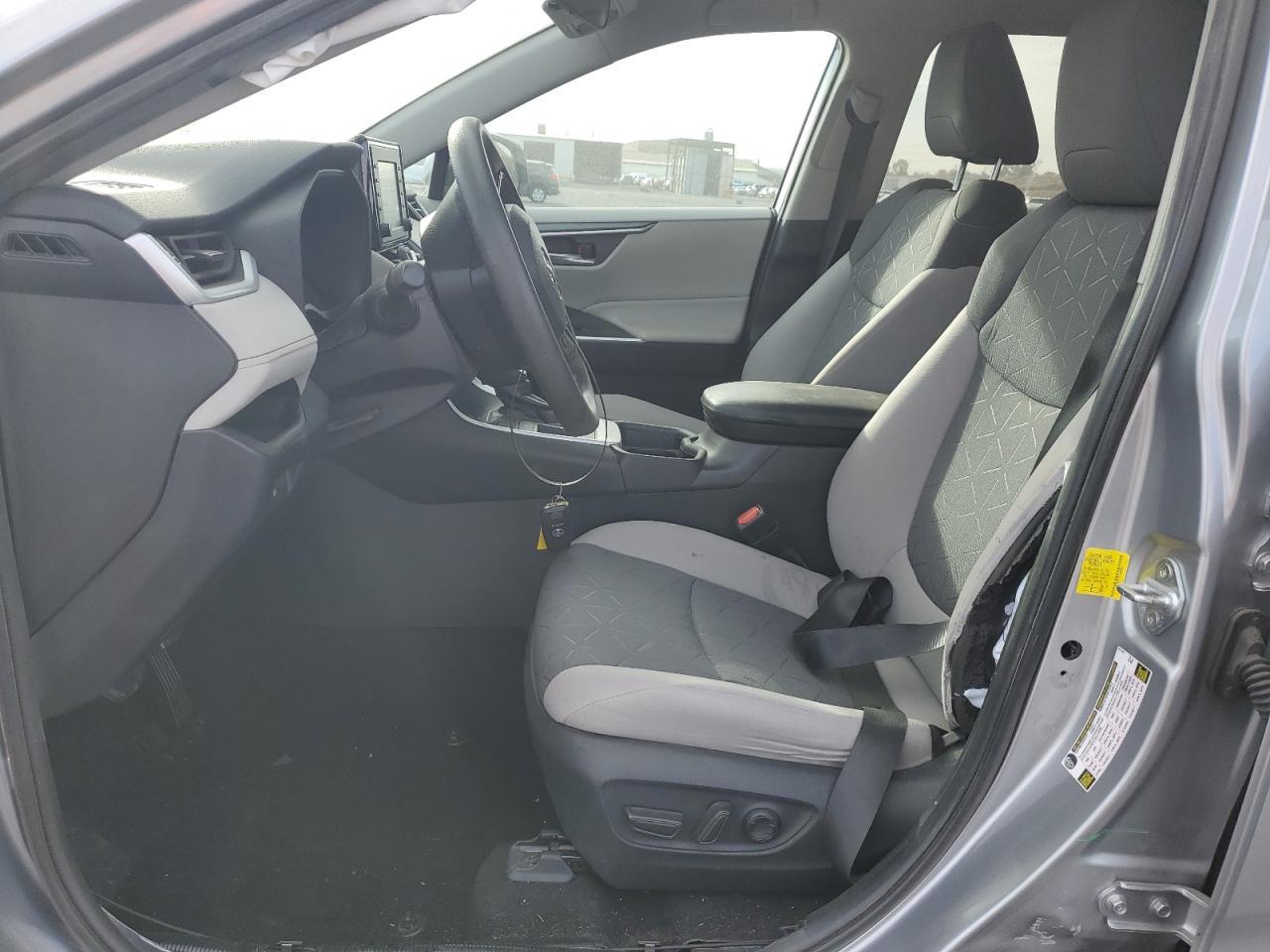 2020 TOYOTA RAV4 XLE - Фото 7