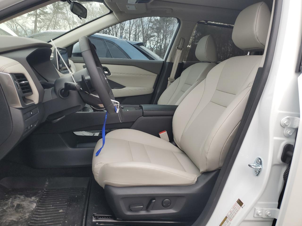 2024 NISSAN ROGUE SV - Image 7