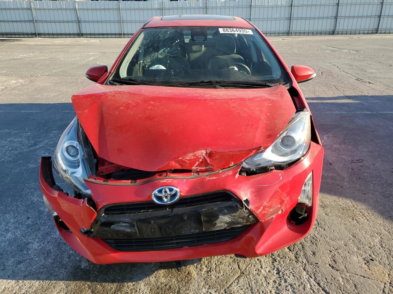 2016 TOYOTA PRIUS C - Image 5