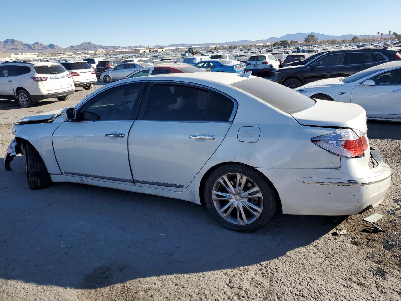 2011 HYUNDAI GENESIS 4. - Фото 2