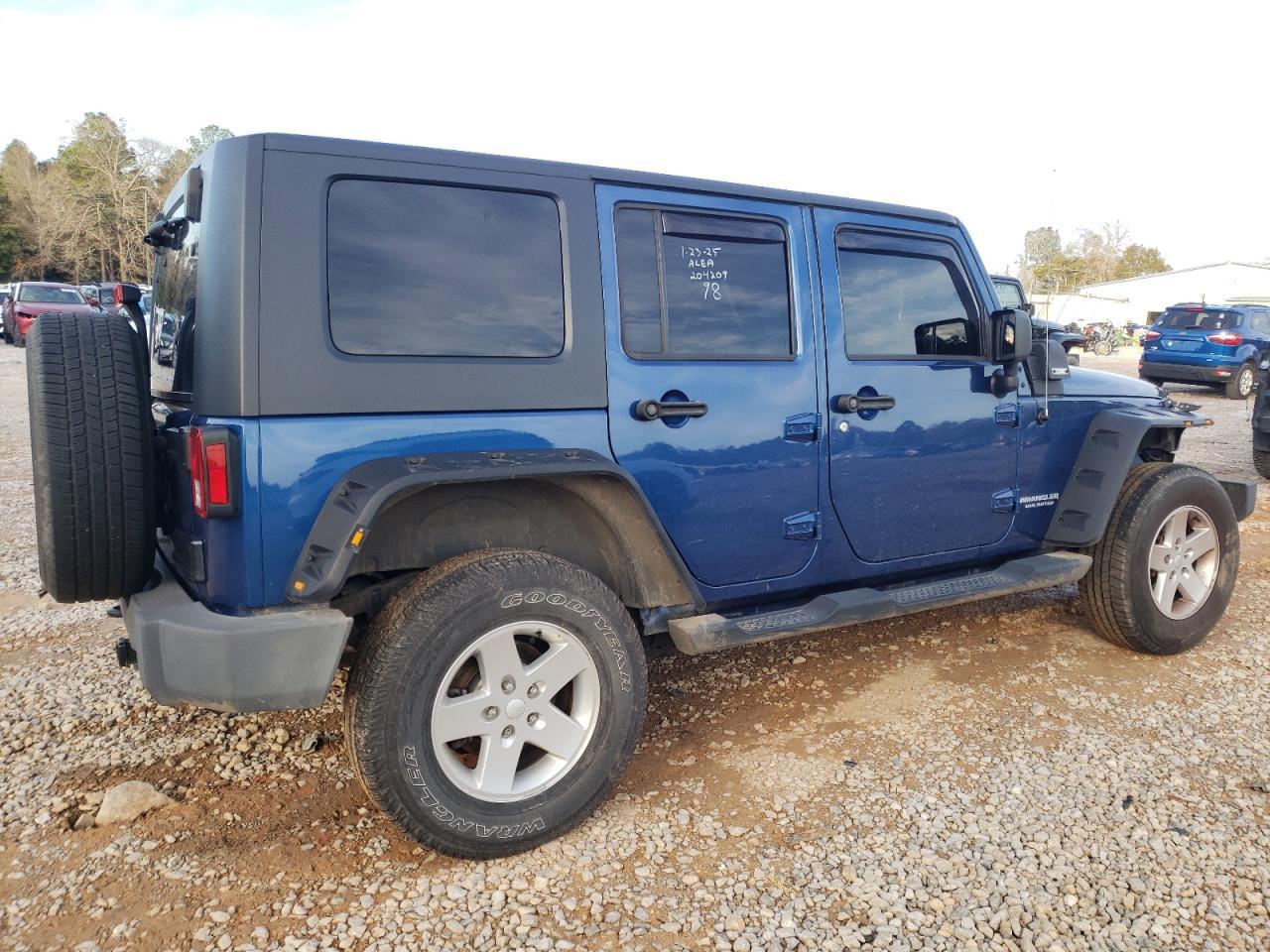2010 JEEP WRANGLER U - Image 3