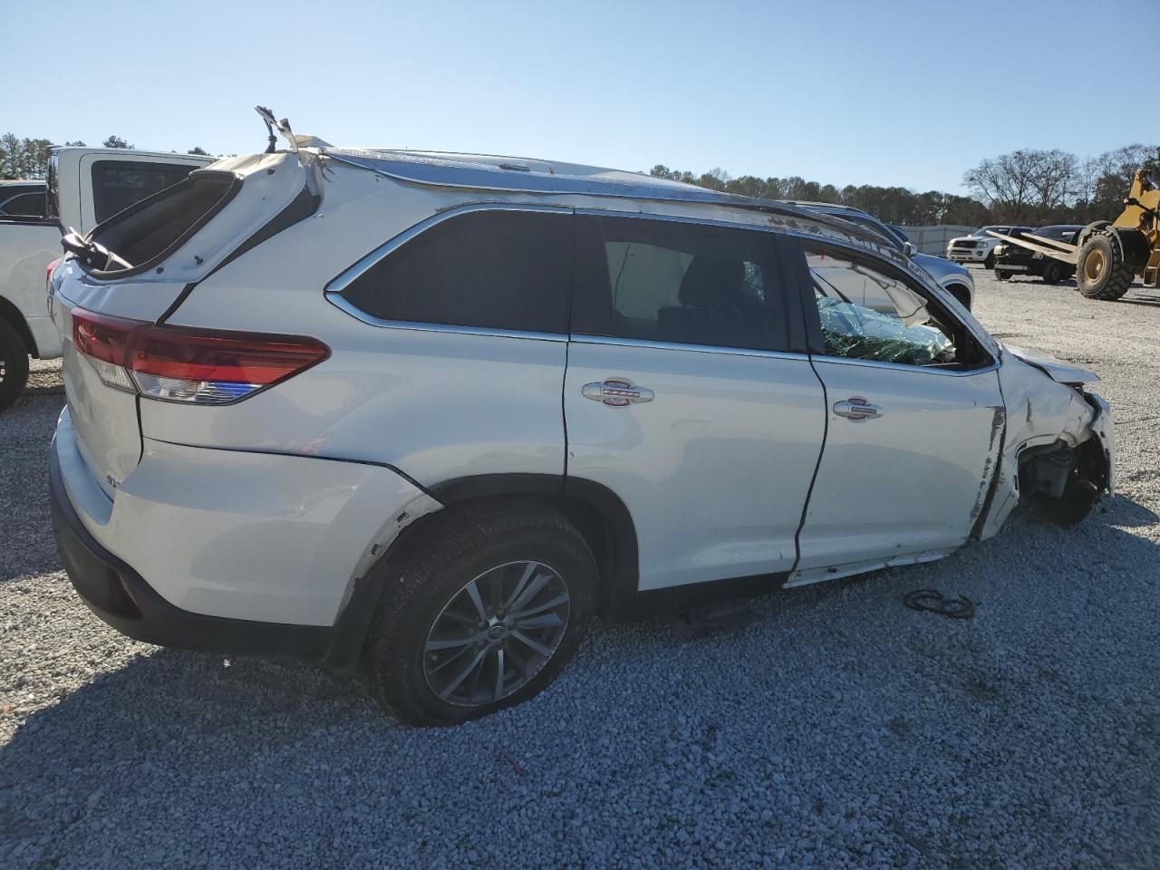2019 TOYOTA HIGHLANDER - Image 3