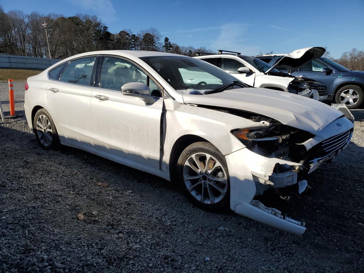 2020 FORD FUSION SEL - Image 4