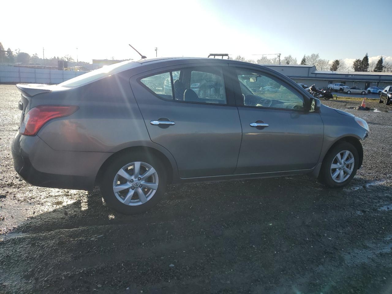 2014 NISSAN VERSA S - Image 3