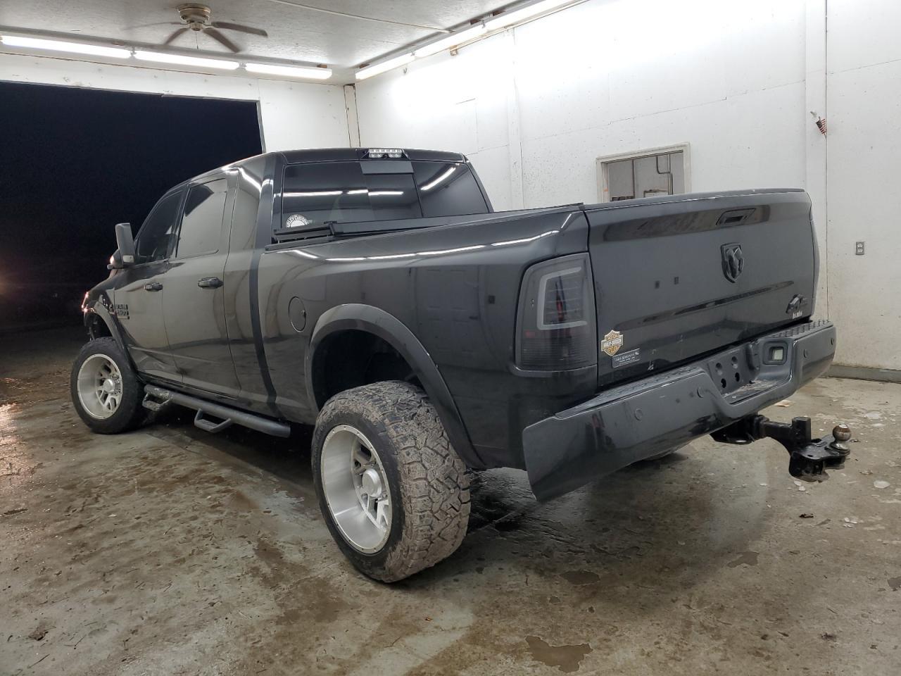 2018 RAM 2500 SLT - Image 2