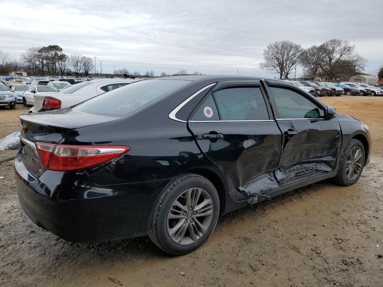 2017 TOYOTA CAMRY LE - Фото 3