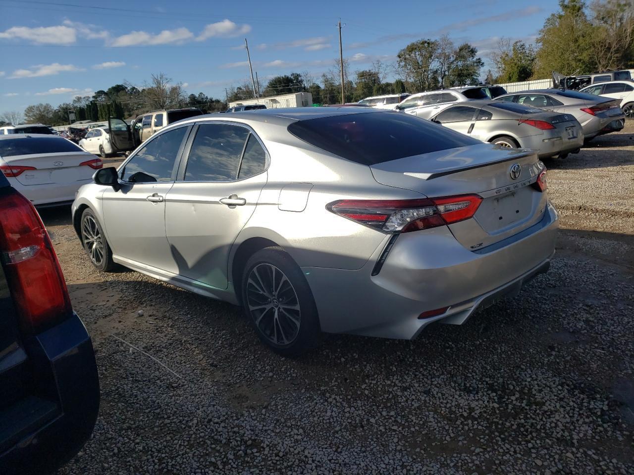2018 TOYOTA CAMRY L - Фото 2