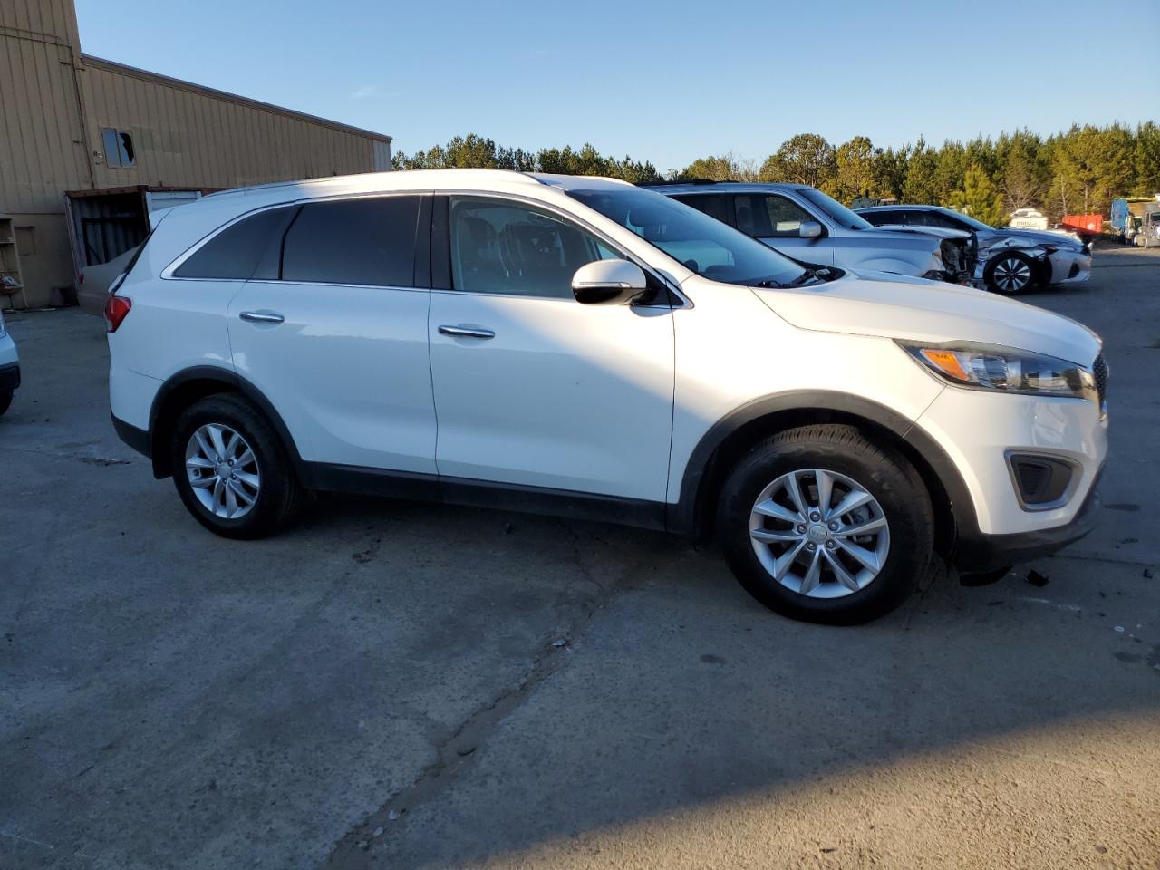 2017 KIA SORENTO LX - Фото 4