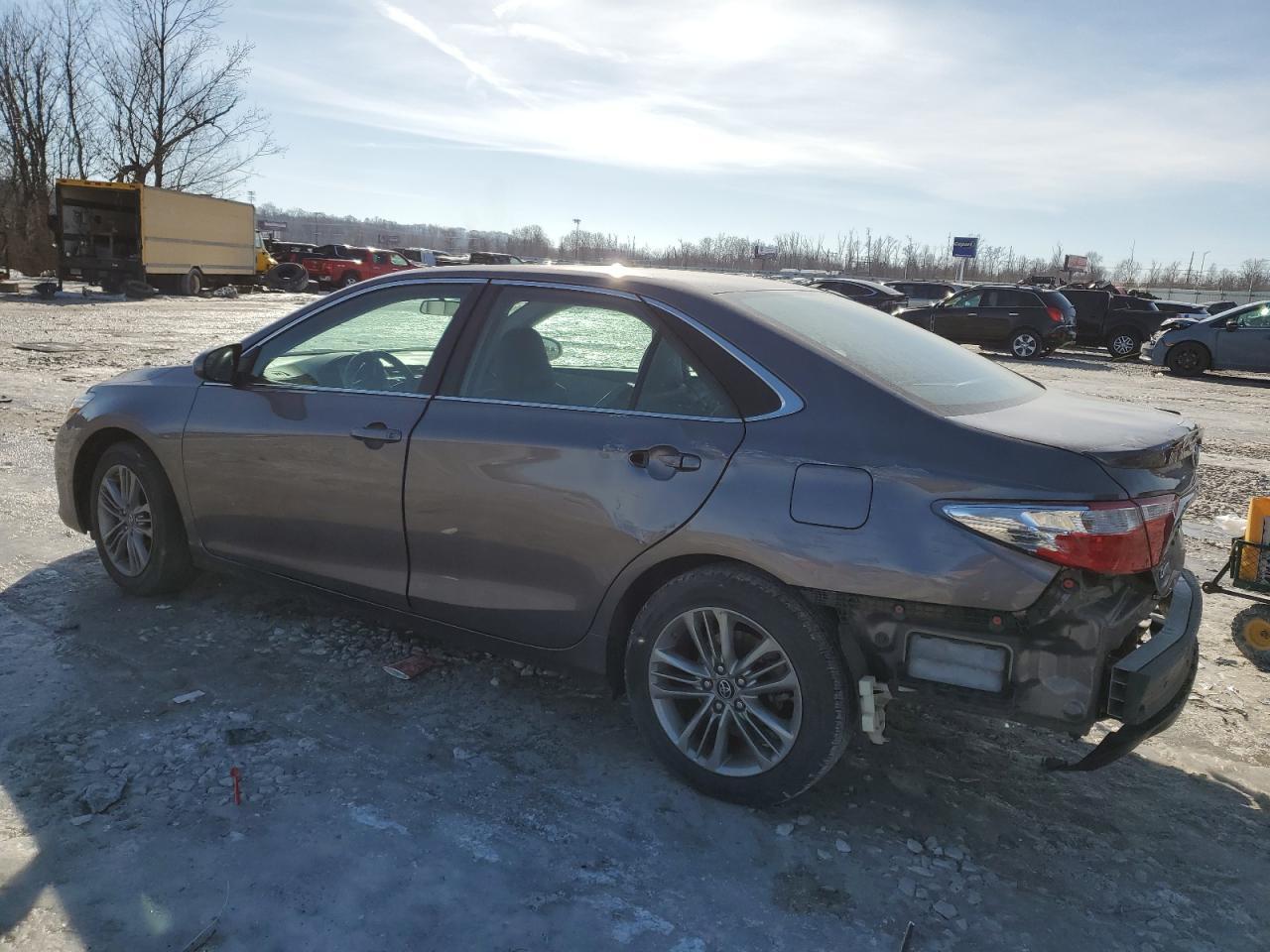 2016 TOYOTA CAMRY LE - Фото 2