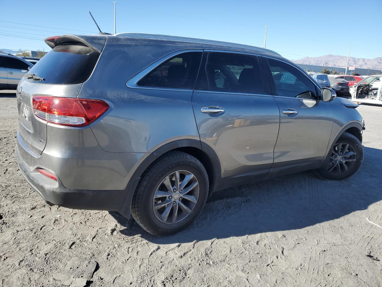 2017 KIA SORENTO LX - Image 3