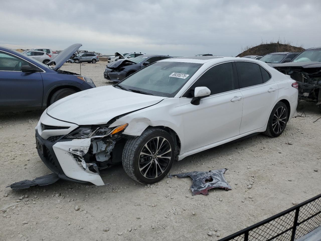 2020 TOYOTA CAMRY SE
