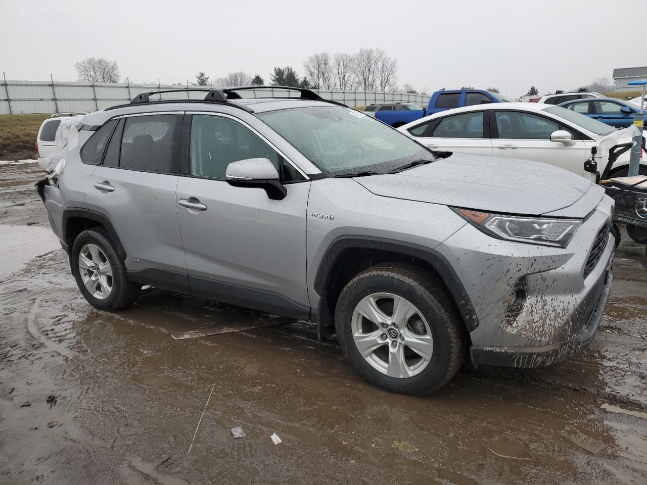 2020 TOYOTA RAV4 XLE - Image 4