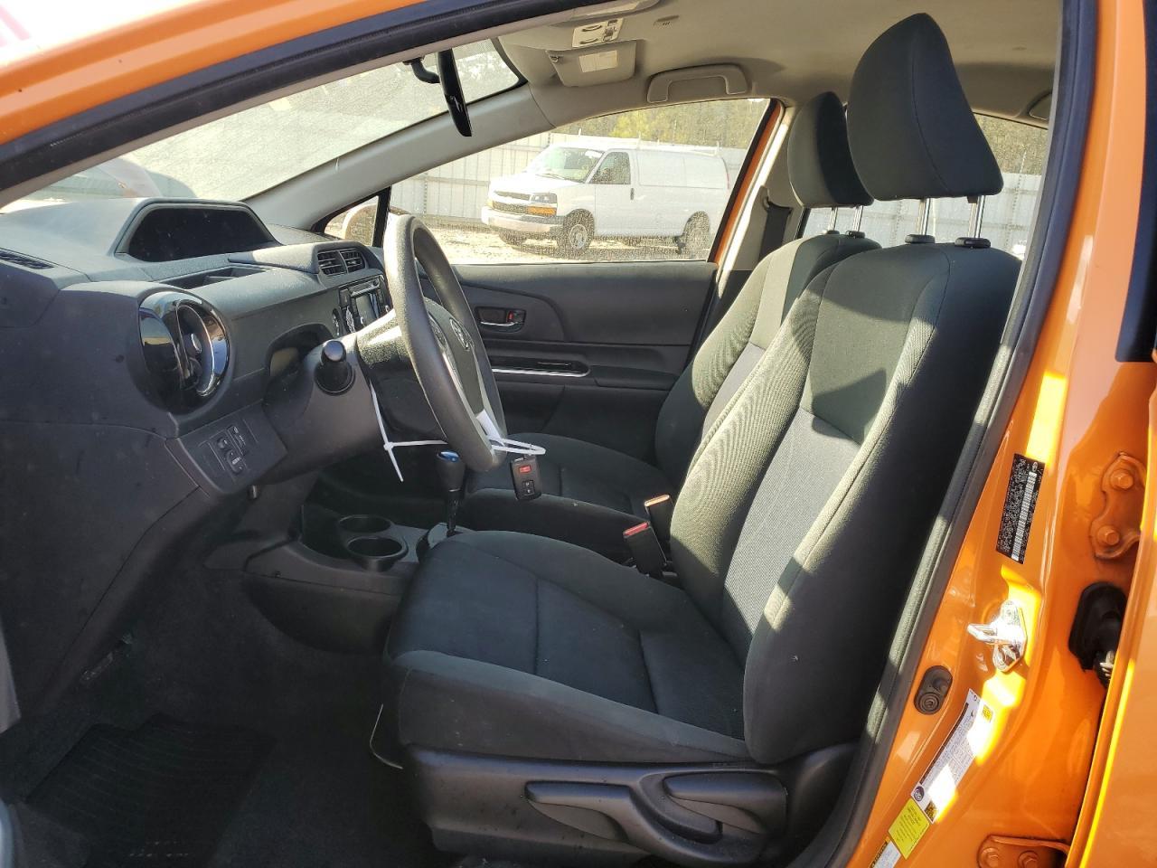 2015 TOYOTA PRIUS C - Image 7