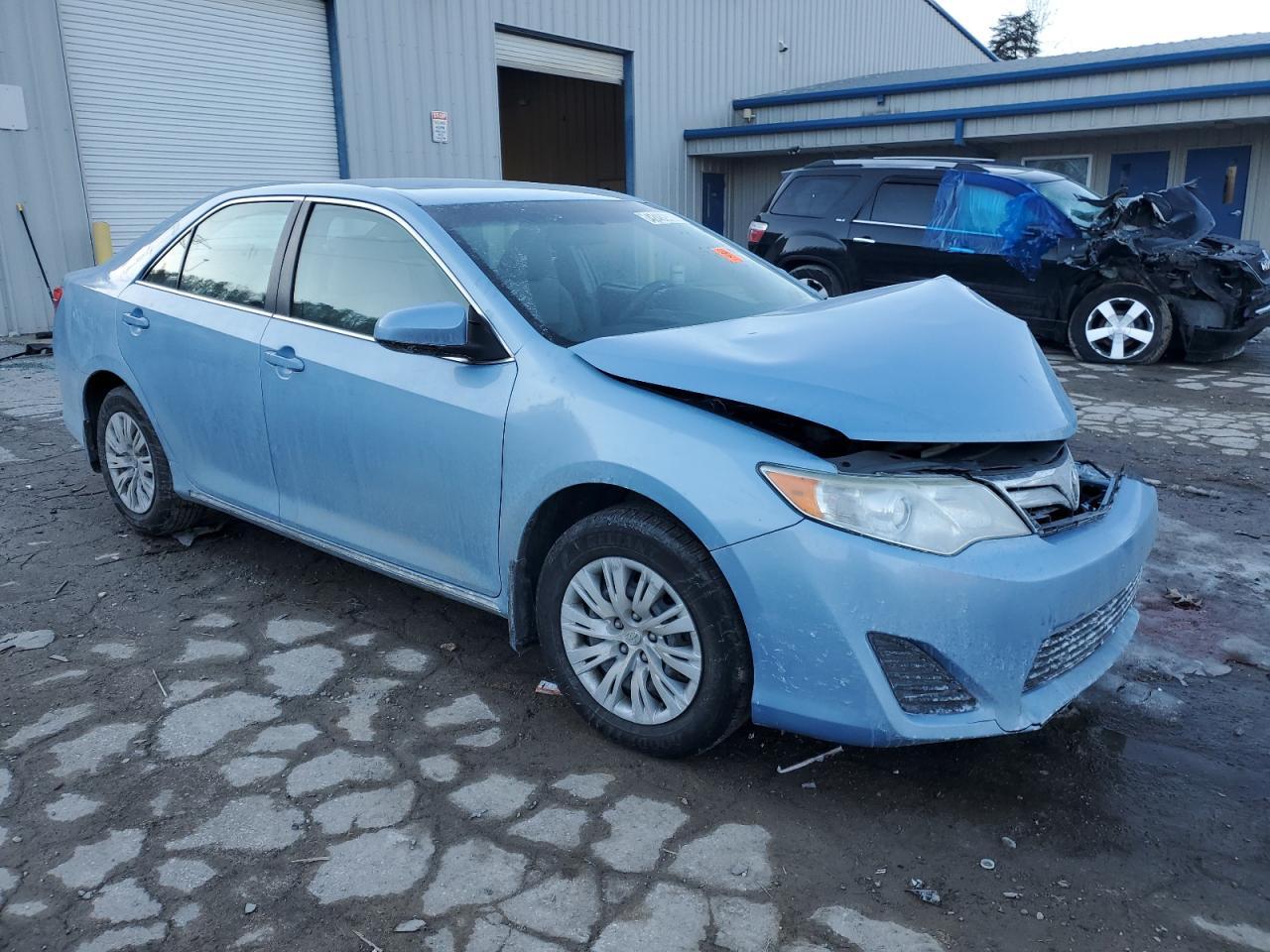 2014 TOYOTA CAMRY L - Image 4