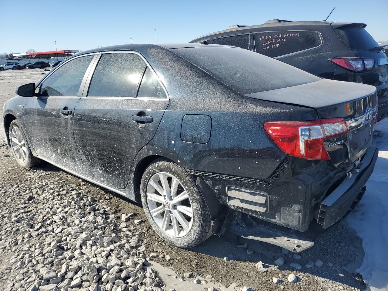 2012 TOYOTA CAMRY HYBR - Фото 2
