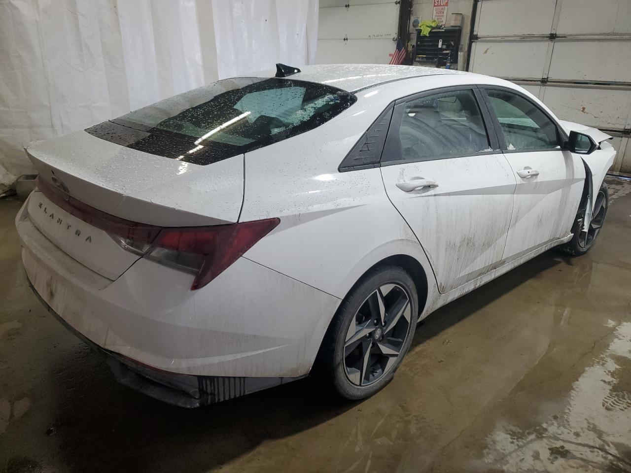 2023 HYUNDAI ELANTRA SE - Image 3