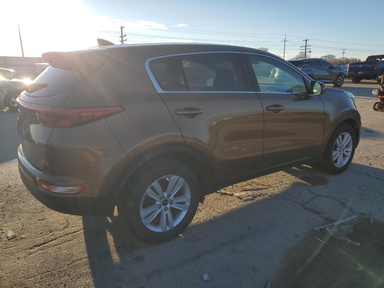 2017 KIA SPORTAGE L - Image 3