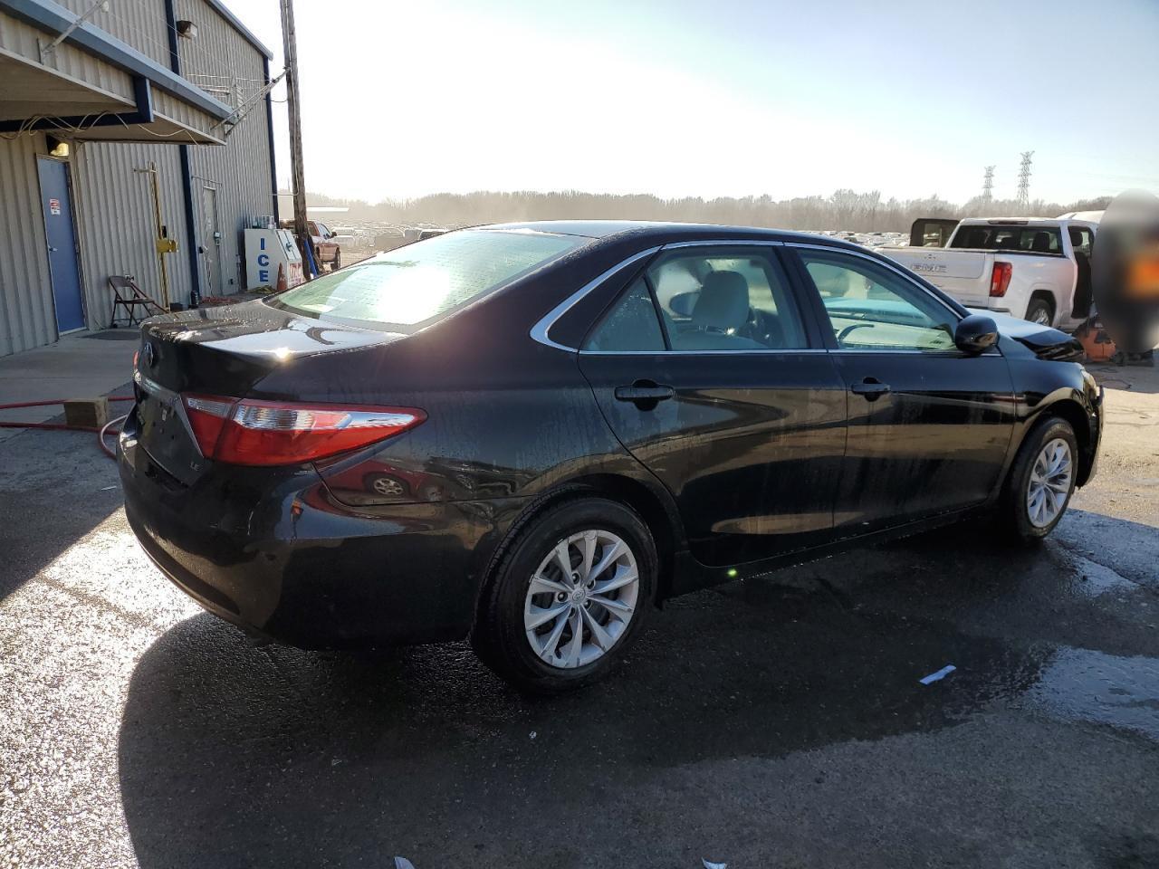 2016 TOYOTA CAMRY LE - Фото 3