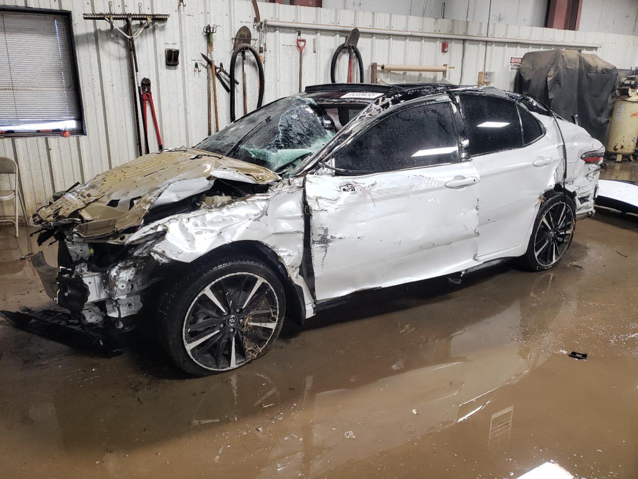 2019 TOYOTA CAMRY XSE