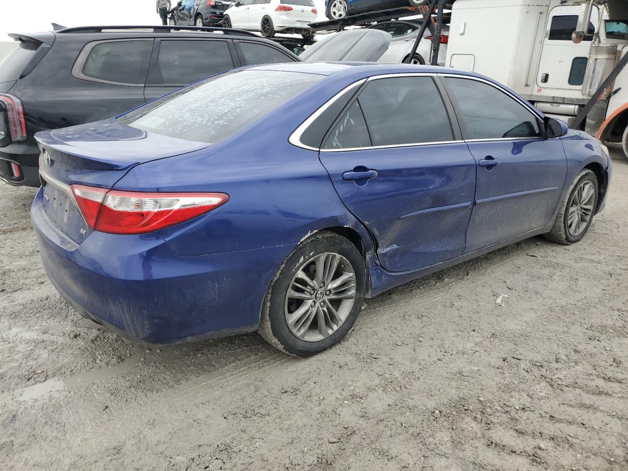 2015 TOYOTA CAMRY LE - Фото 3