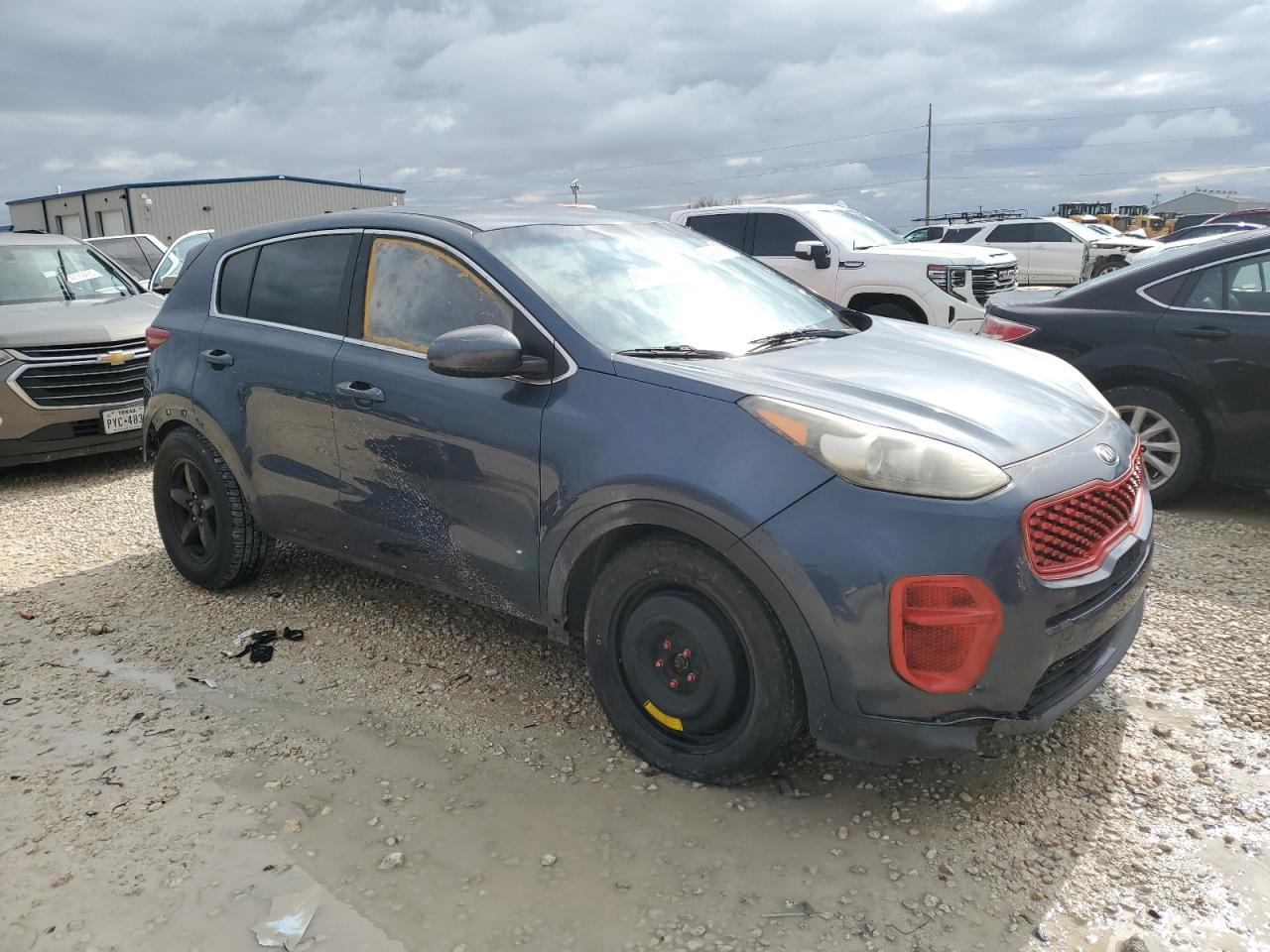 2017 KIA SPORTAGE L - Image 4