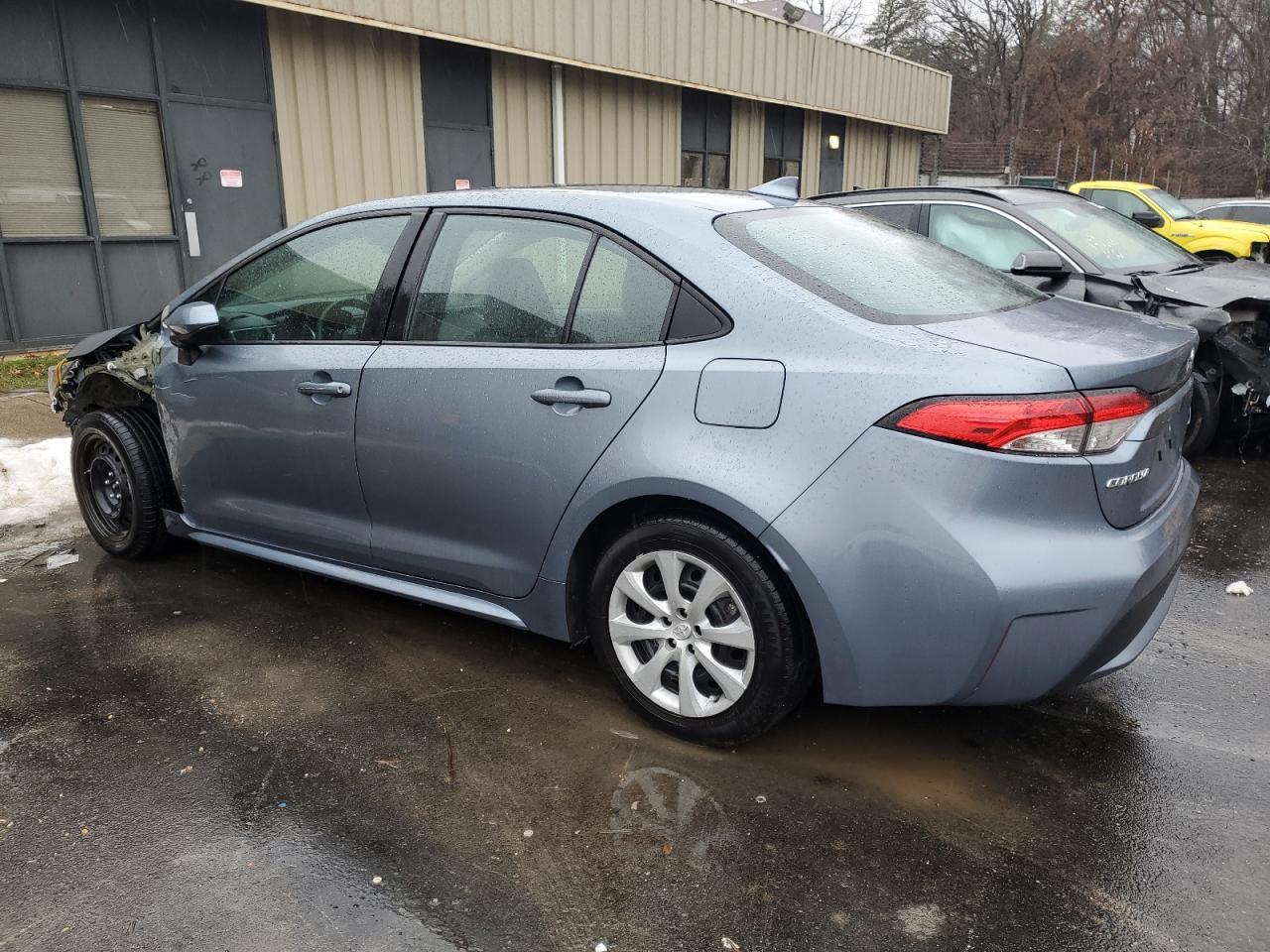 2021 TOYOTA COROLLA LE - Фото 2