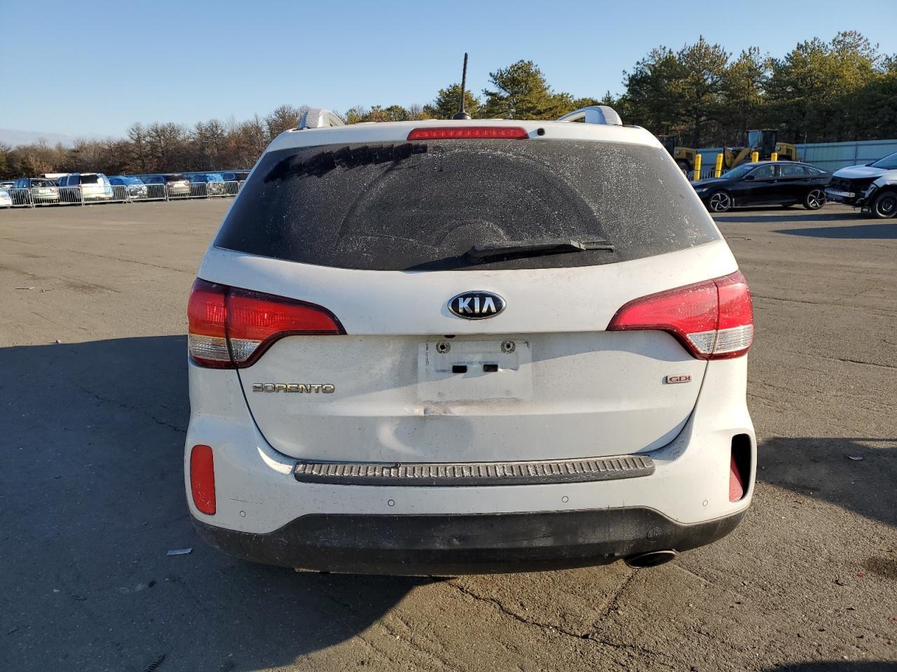 2015 KIA SORENTO LX - Image 6