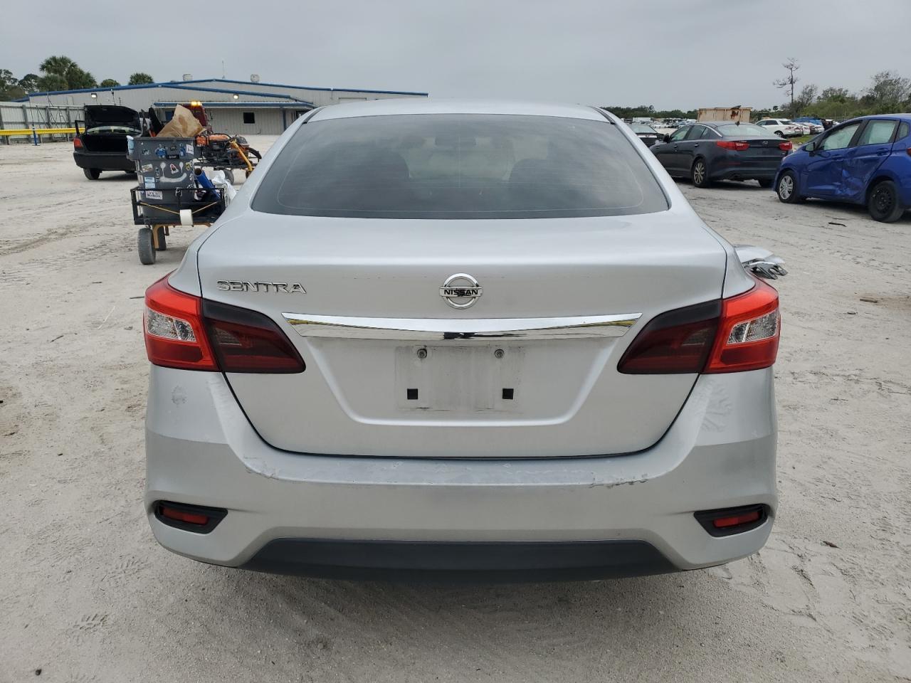 2017 NISSAN SENTRA S - Фото 6