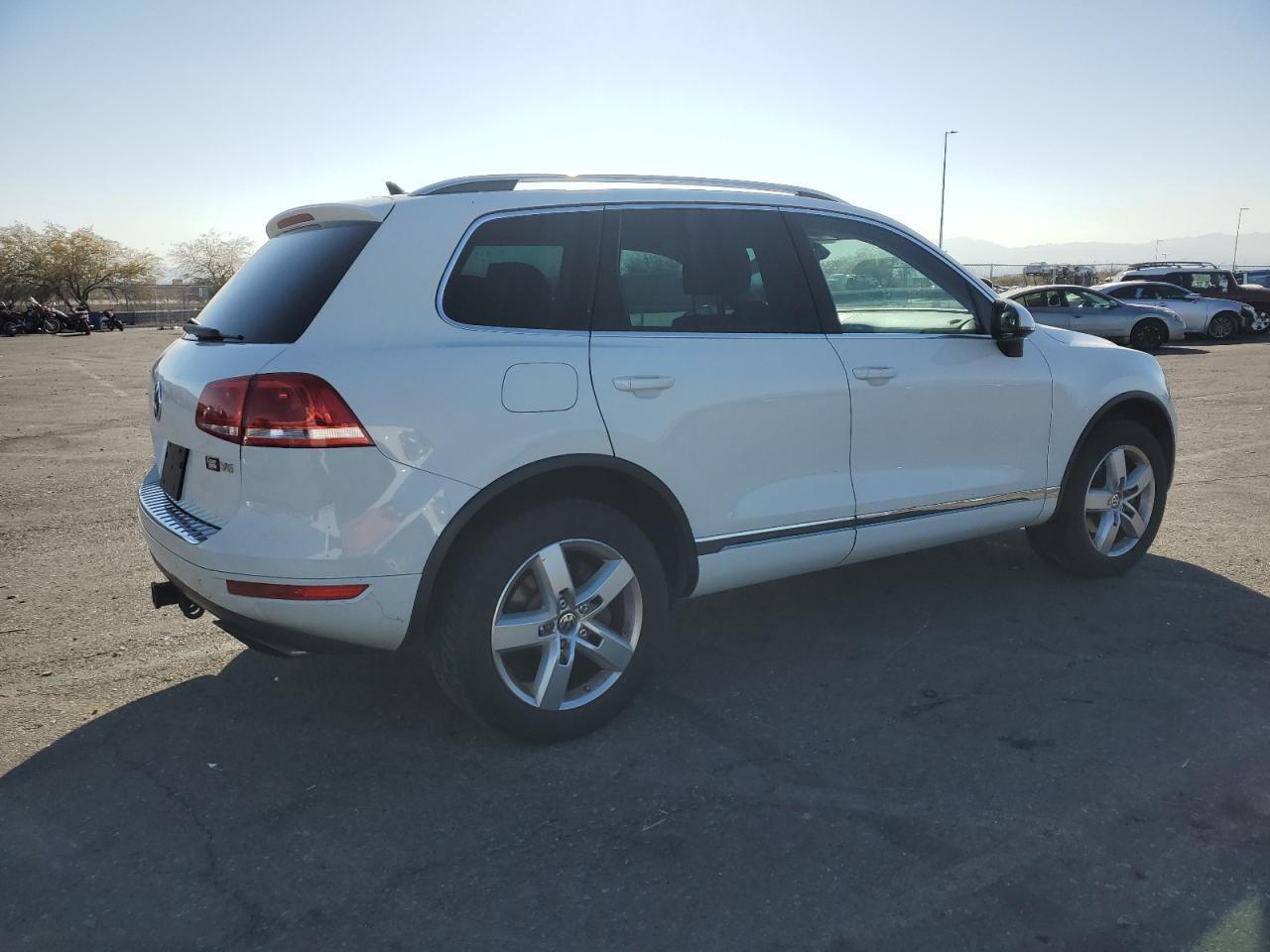 2013 VOLKSWAGEN TOUAREG V6 - Фото 3