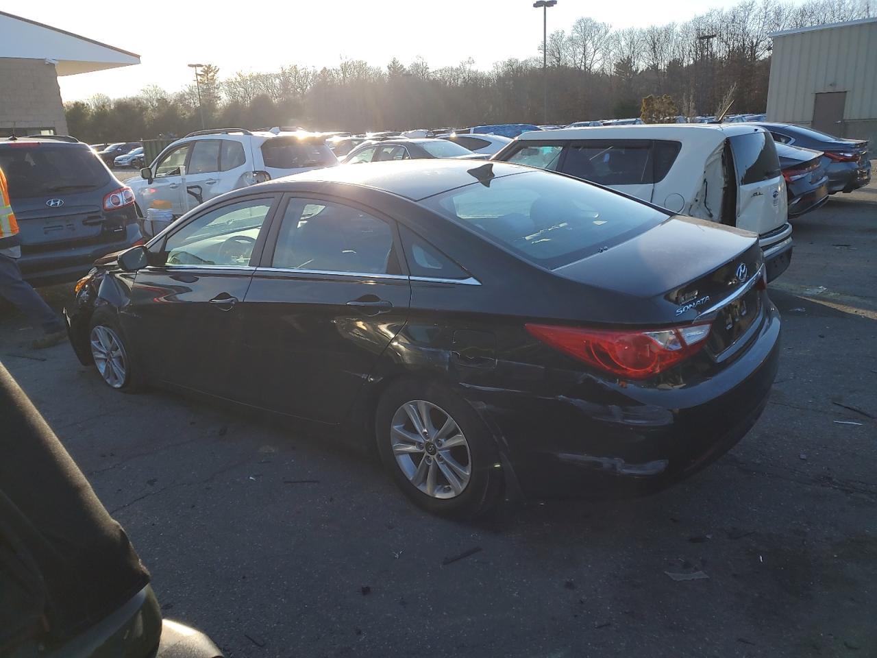 2013 HYUNDAI SONATA GLS - Image 2