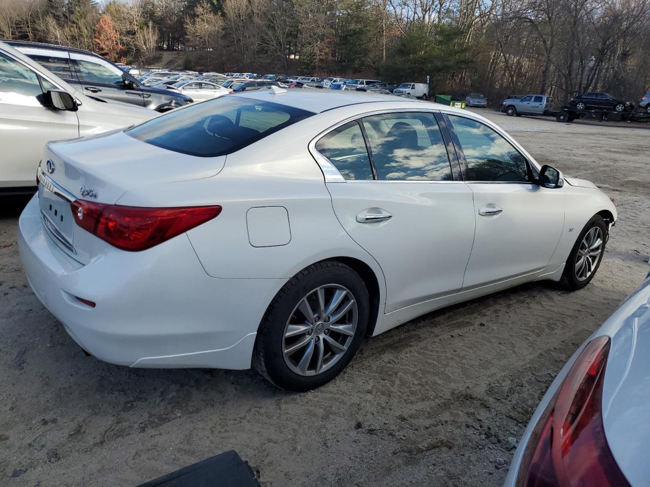 2015 INFINITI Q50 BASE - Image 3