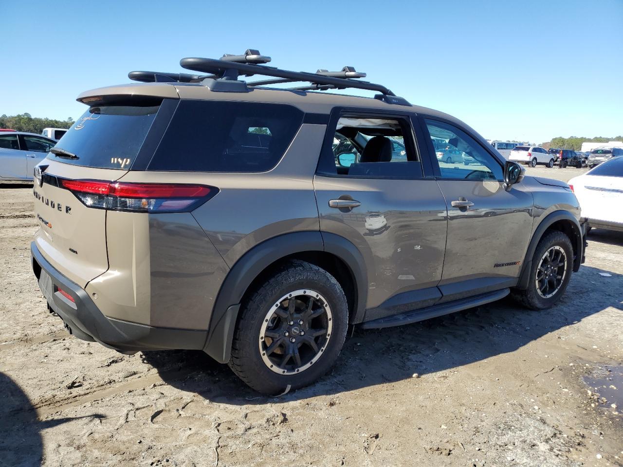 2023 NISSAN PATHFINDER - Image 3