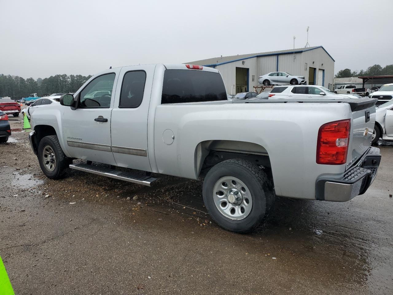 2013 CHEVROLET SILVERADO - Image 2
