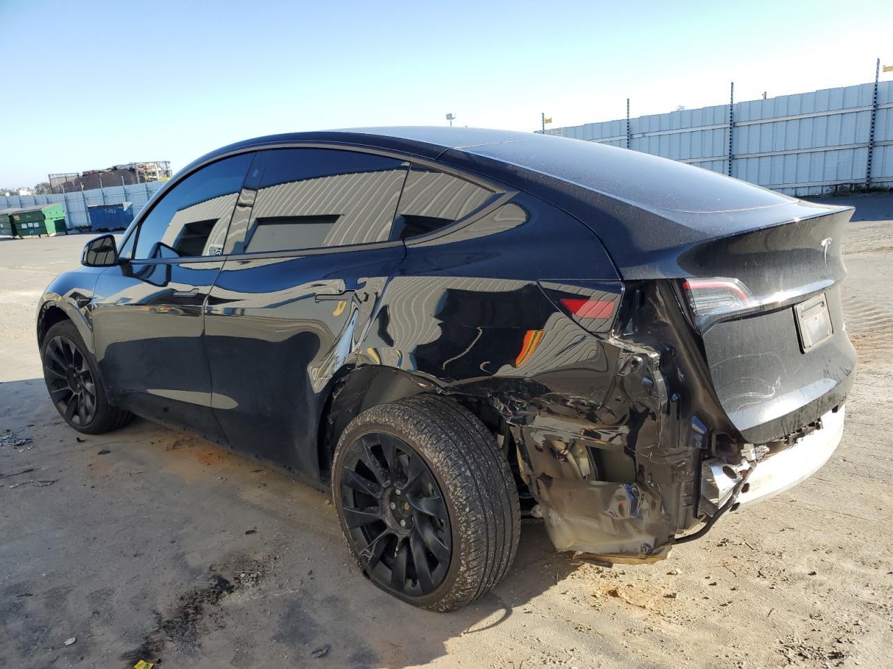 2023 TESLA MODEL Y - Image 2