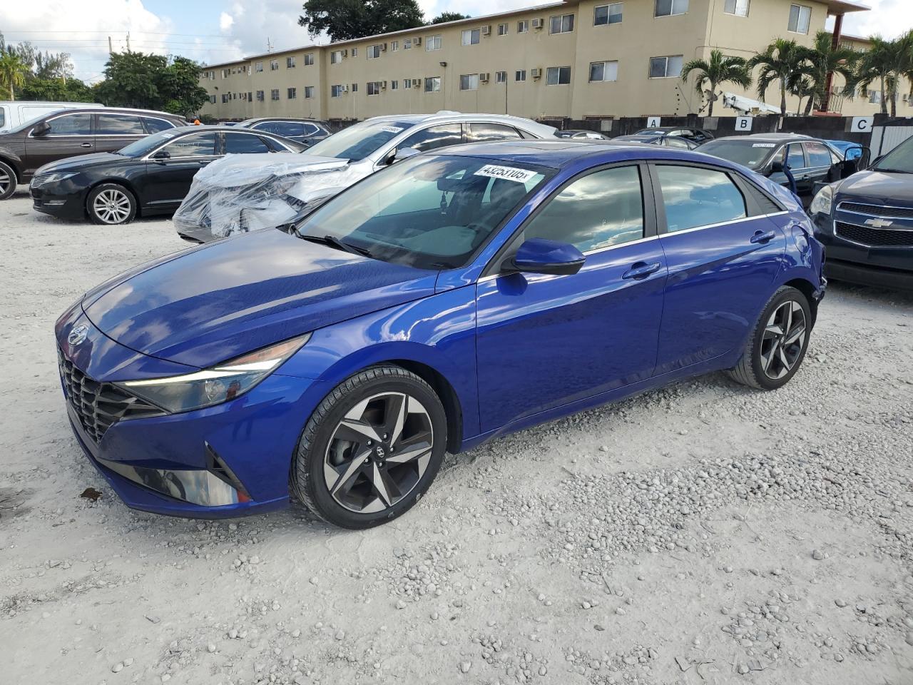 2022 HYUNDAI ELANTRA SE