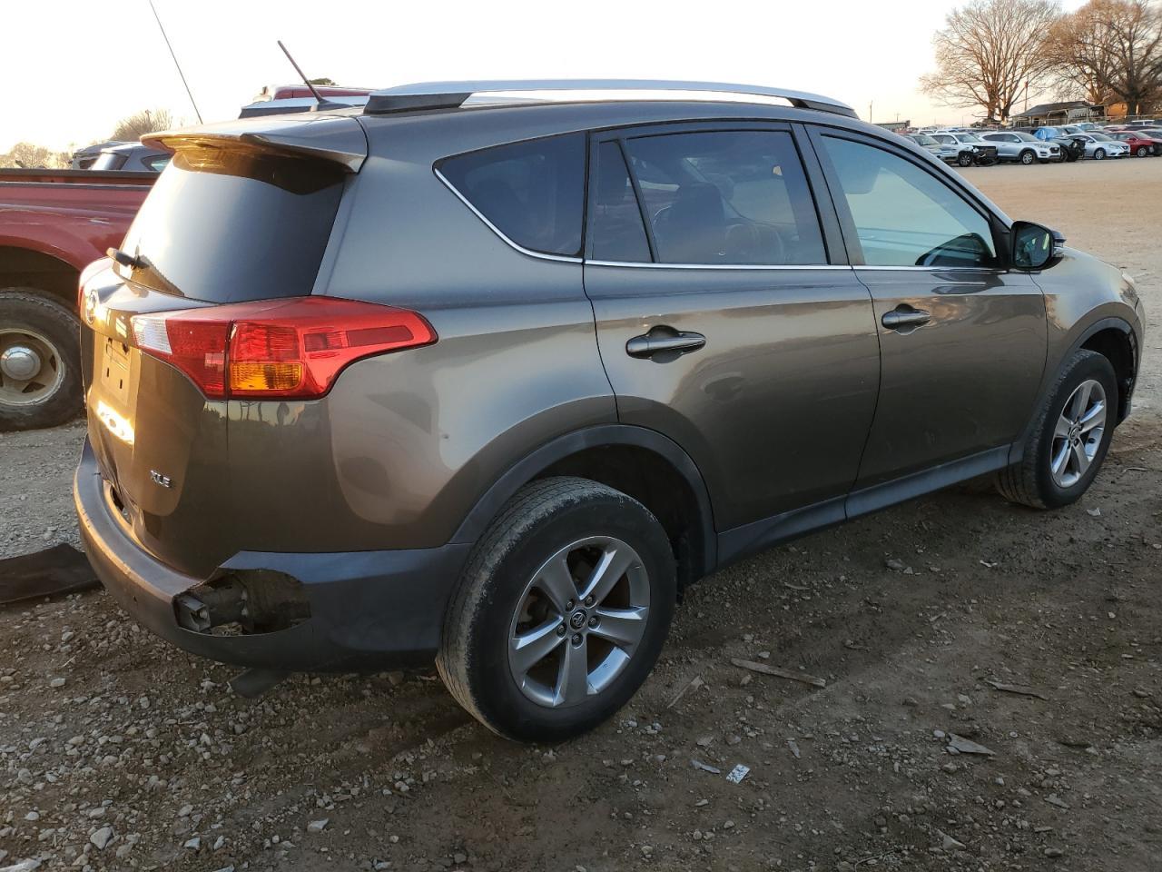 2015 TOYOTA RAV4 XLE - Фото 3