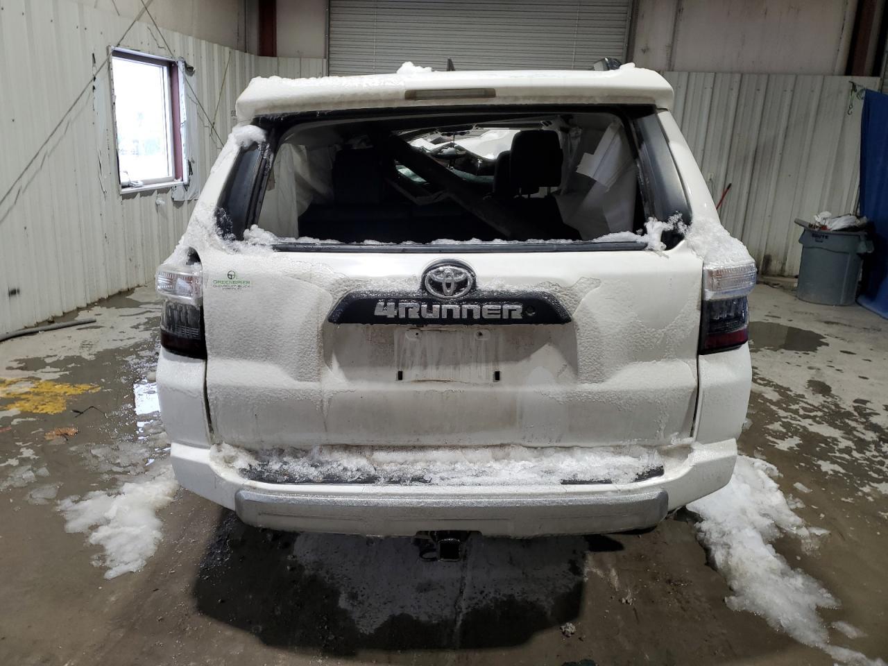 2019 TOYOTA 4RUNNER SR - Image 6