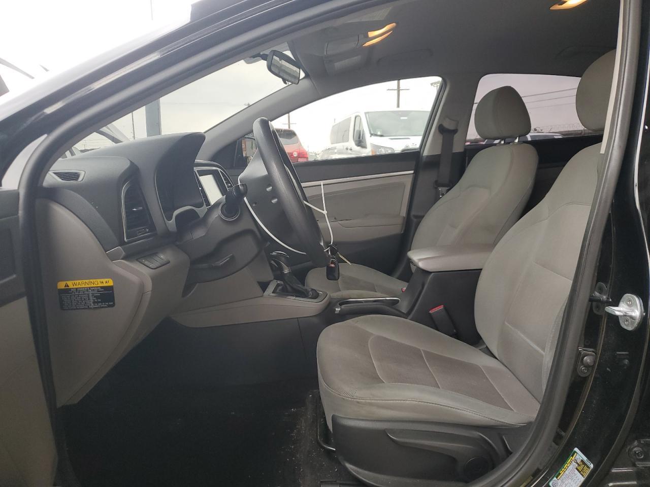 2017 HYUNDAI ELANTRA SE - Фото 7