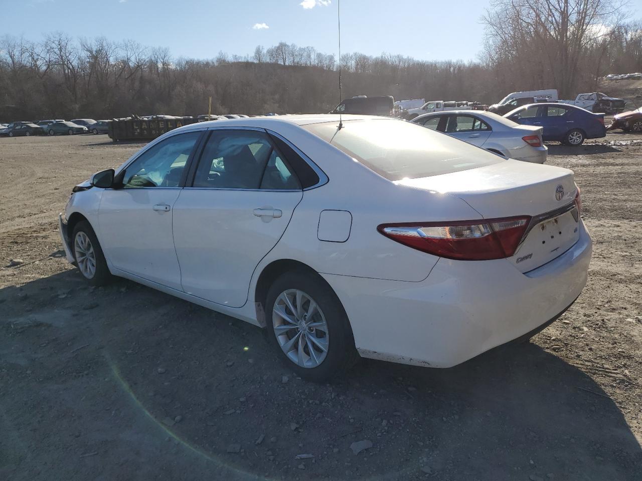 2016 TOYOTA CAMRY LE - Фото 2